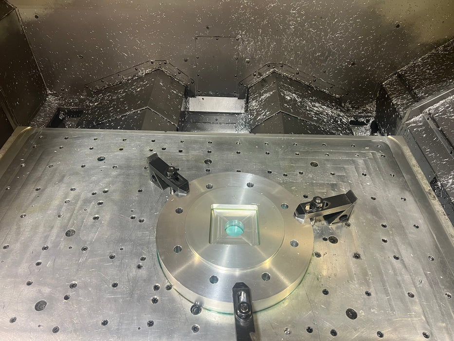 2001 MAKINO V77 | VMC – Vertical Machining Center with HSK Tooling!! | USED | In Stock!
