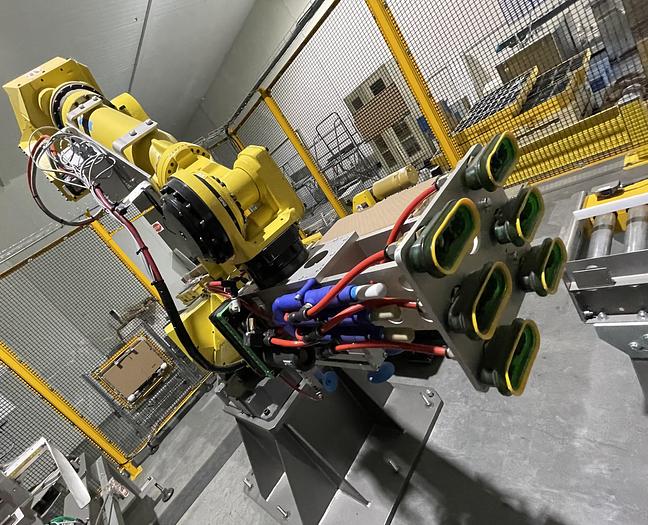 2018 Fanuc M-710i Robot with Langen LCR 700 Combined Robotic Palletizing System & Case Packing Machine | Used | In Stock!